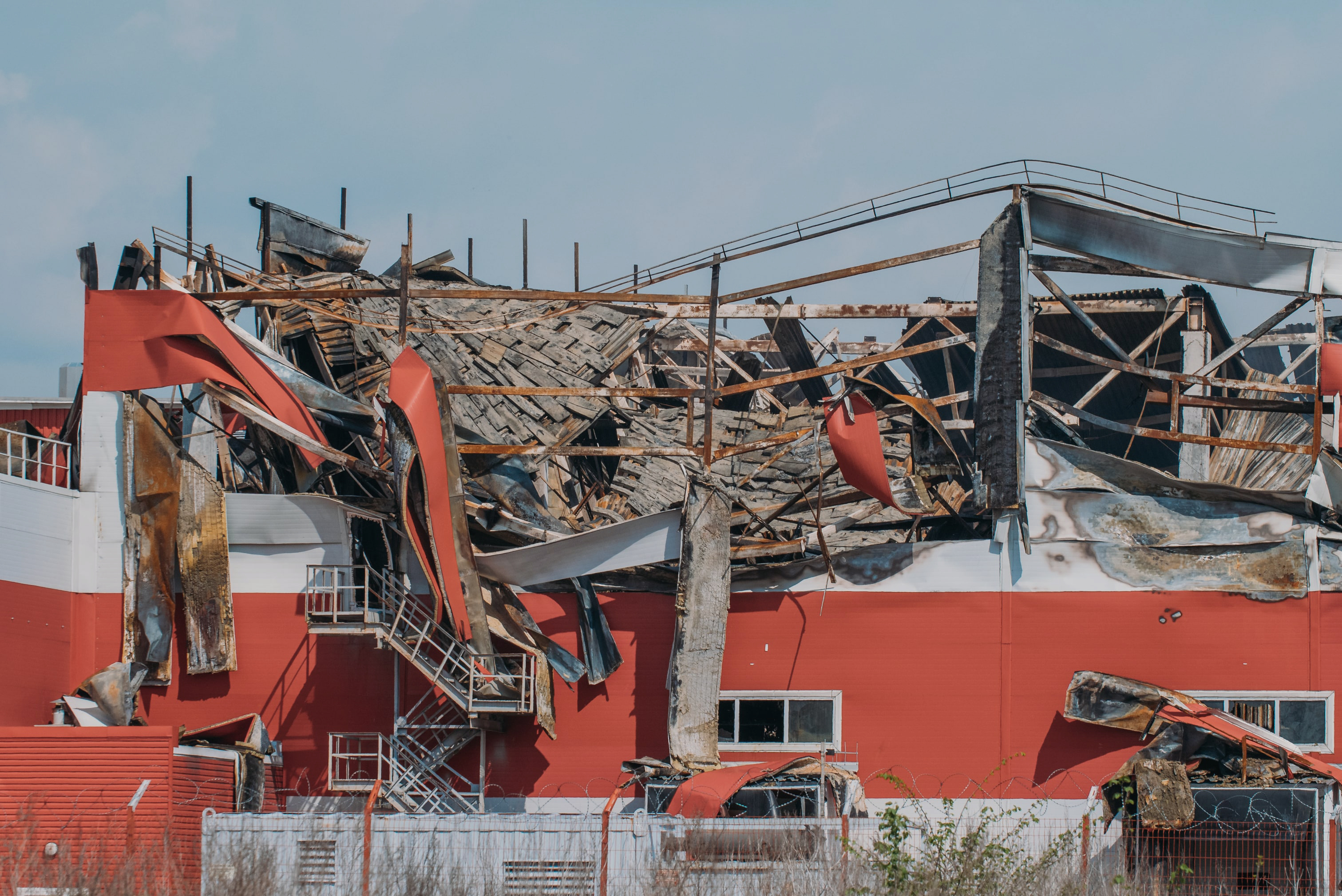 Dispositivi antisismici per proteggere gli edifici industriali dal terremoto